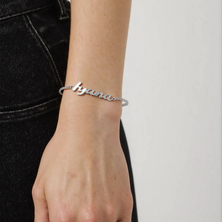 Personalized Family Name Bracelet Set – Custom Engraved Thin Chain for Moms & Kids, Matching Adjustable Jewelry