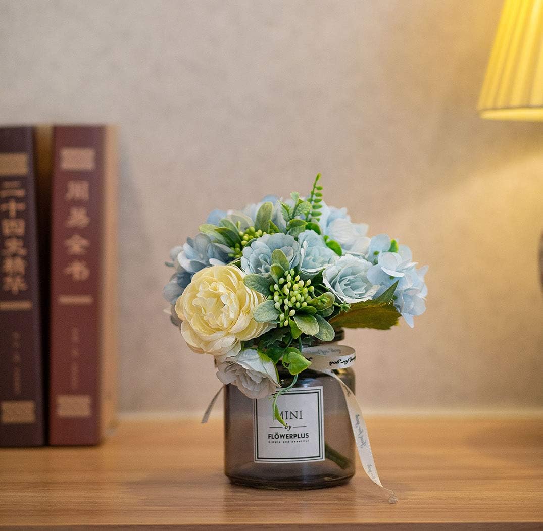 Personalized artificial hydrangea and glass vase decoration Ins style