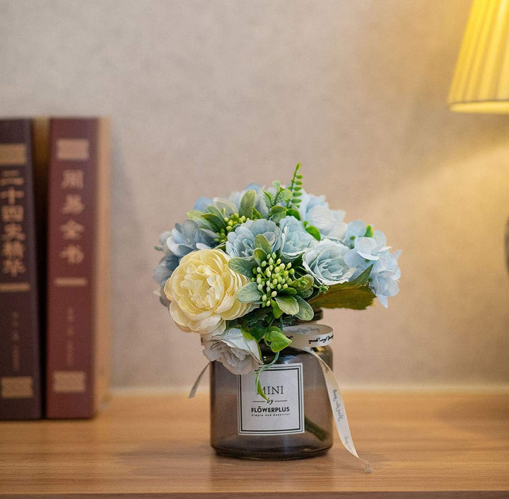 Personalized artificial hydrangea and glass vase decoration Ins style