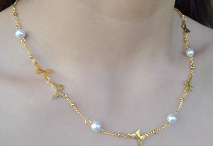 Personalized butterfly pearl name custom necklace