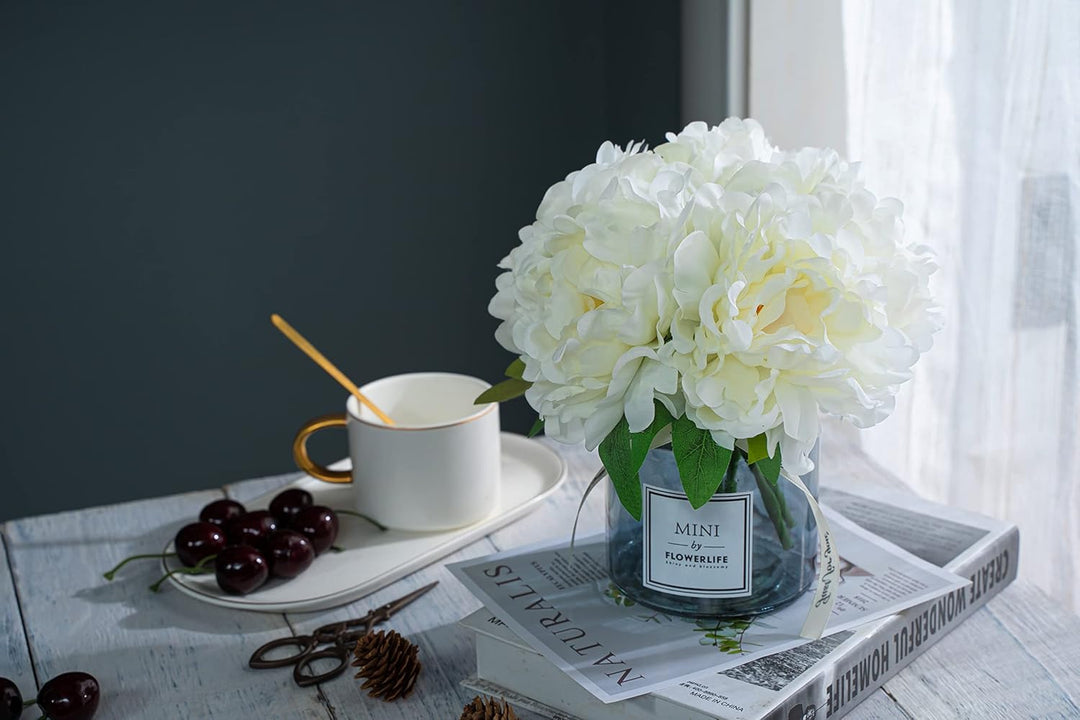 Personalized artificial hydrangea and glass vase decoration Ins style