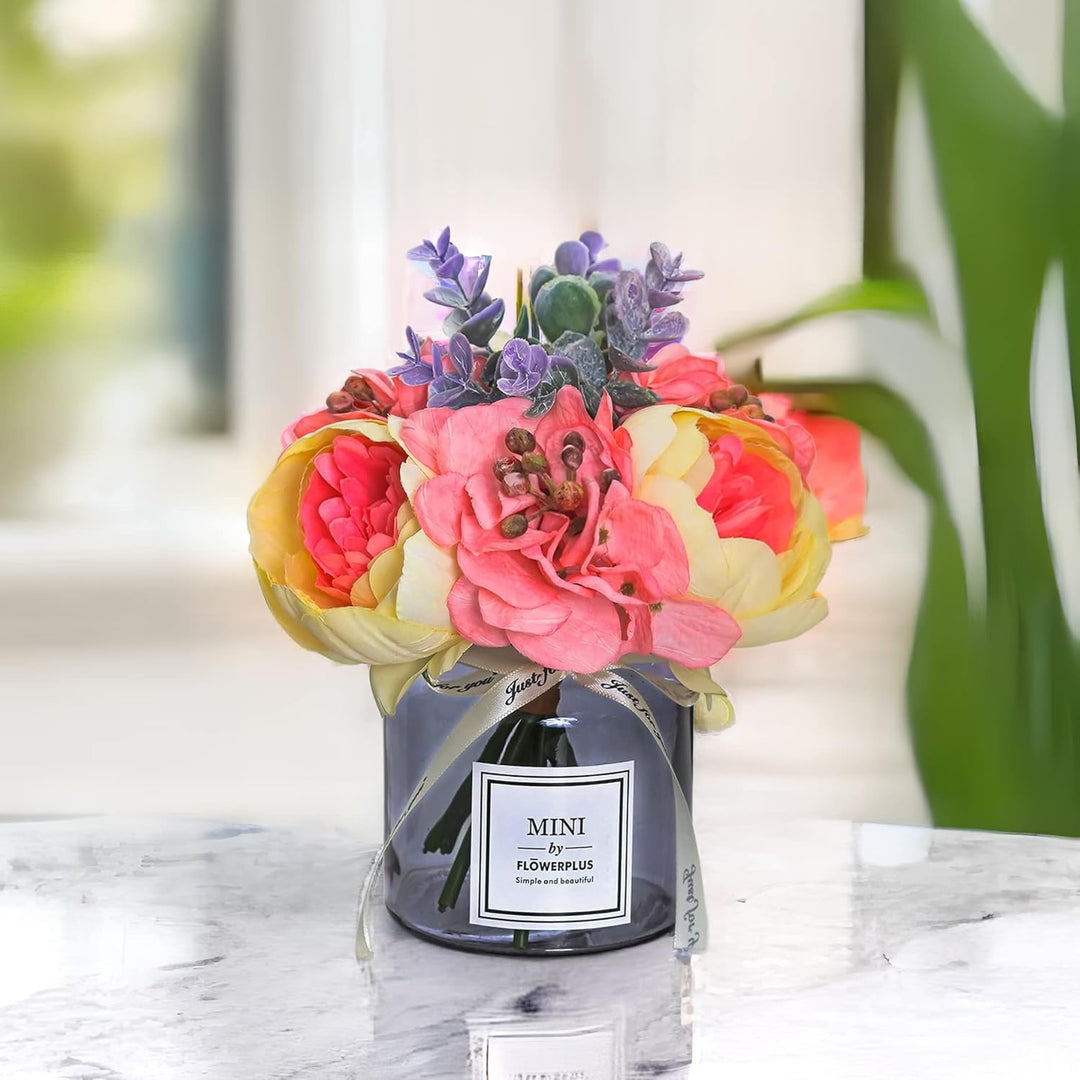 Personalized artificial hydrangea and glass vase decoration Ins style