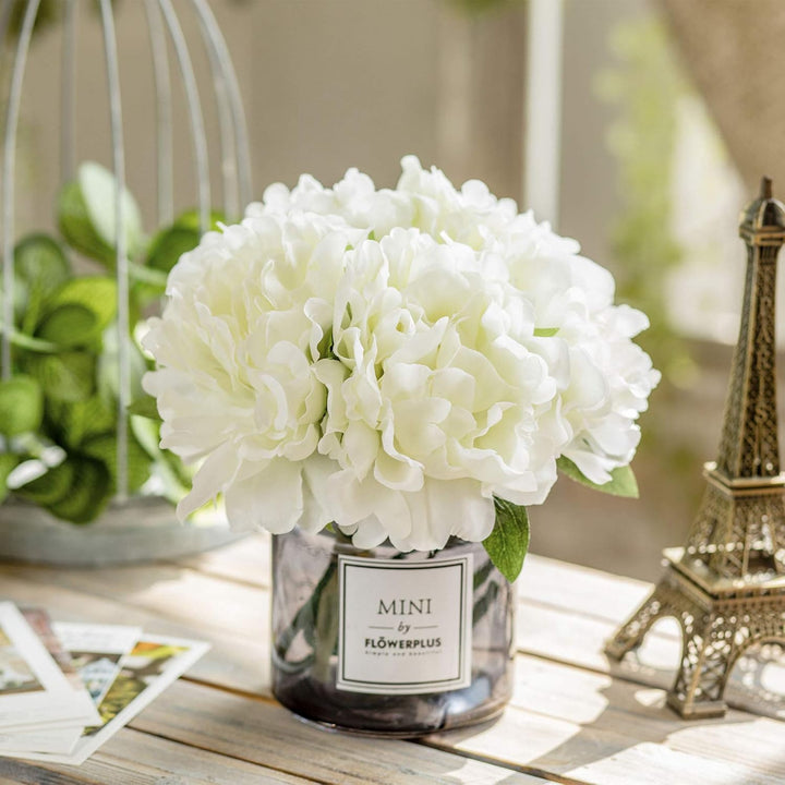 Personalized artificial hydrangea and glass vase decoration Ins style