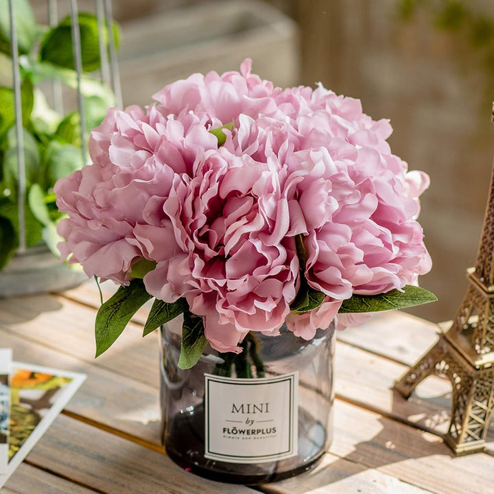 Personalized artificial hydrangea and glass vase decoration Ins style
