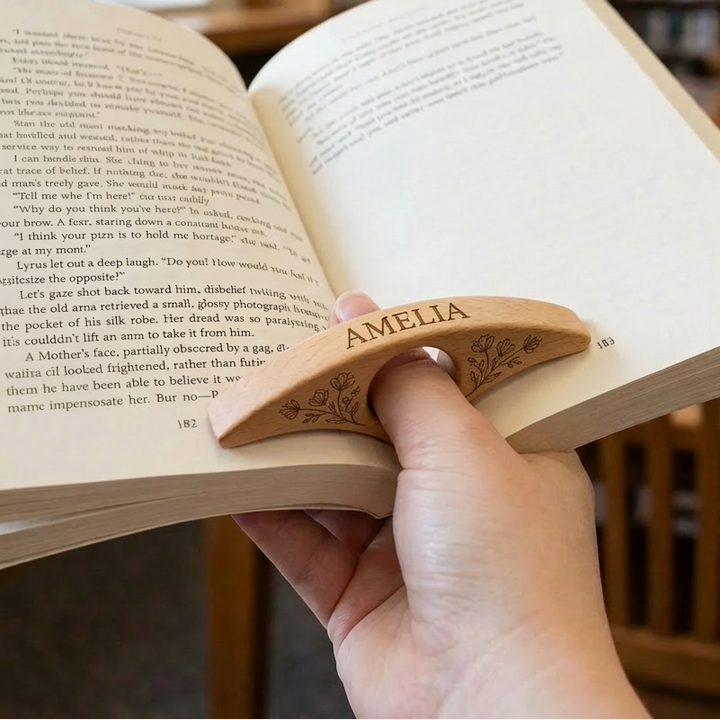 Personalized Thumb Book Page Holder – Custom Name Wooden Bookmark Ring for Readers & Book Lovers