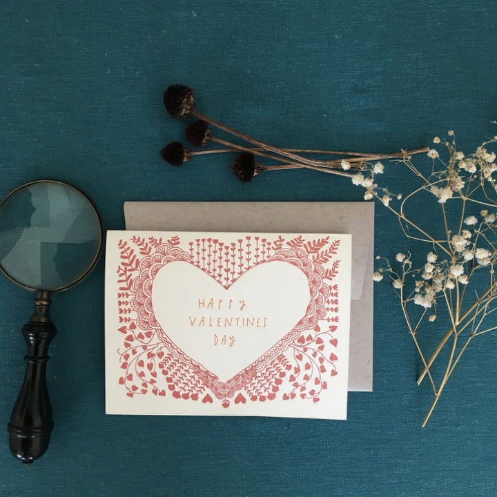 Conjunto de chaveiros personalizados com iniciais em formato de coração – Chaveiros combinando para casais, amigos e família | Presentes com iniciais para namorado, namorada e ela