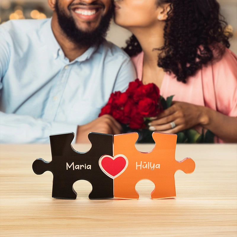 Personalized Couple Puzzle Name Sign with Heart – Custom Interlocking Names Acrylic Plate, Valentine’s Day & Anniversary Gift