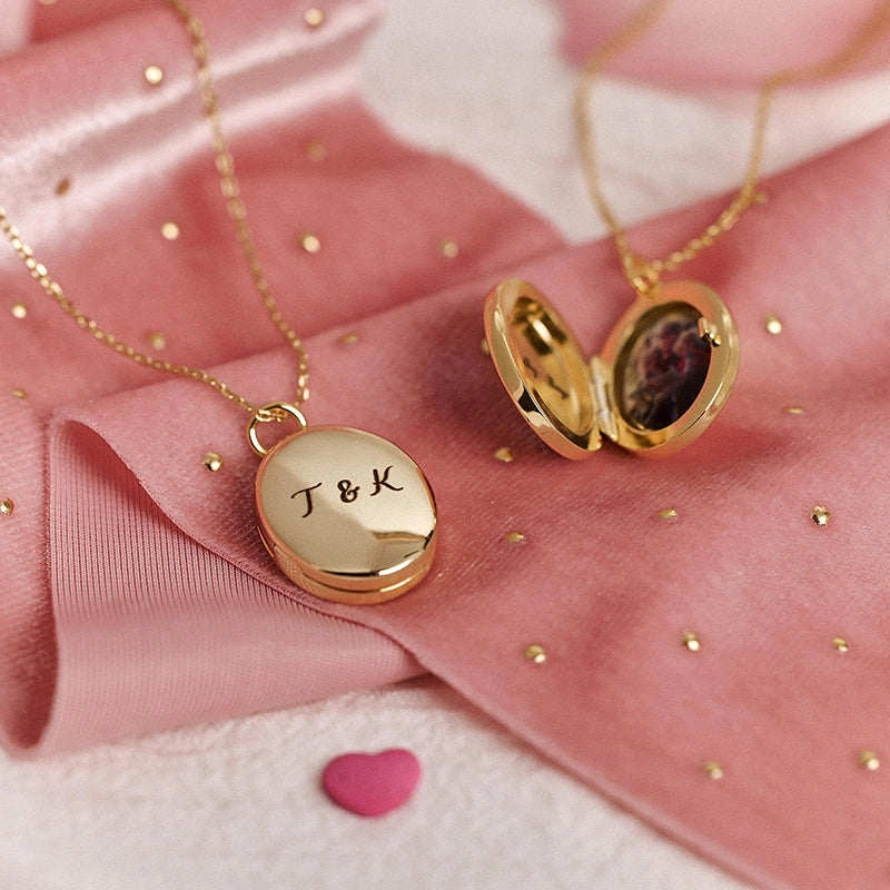 Personalized Gold Photo Locket Necklace – Custom Engraved Oval Picture Pendant | Memorial Gift for Mom, Anniversary Gift for Her