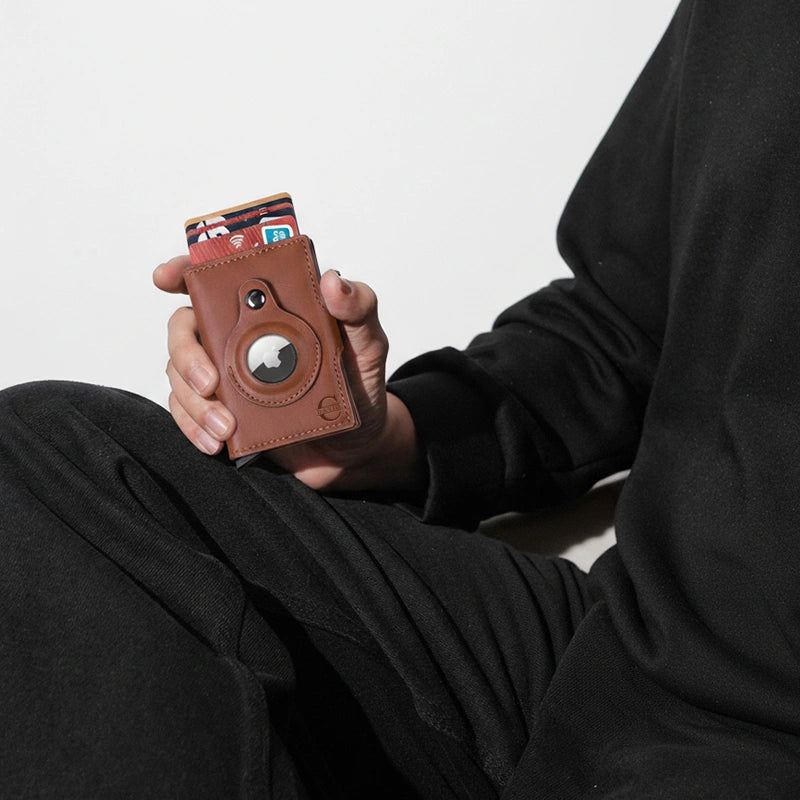 Personalized Leather AirTag Wallet – Full-Grain Distressed Bifold