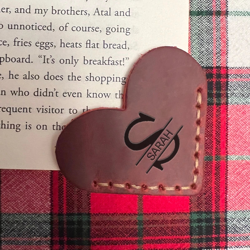 Personalized Leather Heart Bookmark – Custom Genuine Leather Page Corner Marker, Handmade Heart Bookmarks, Gift for Readers, Him & Her