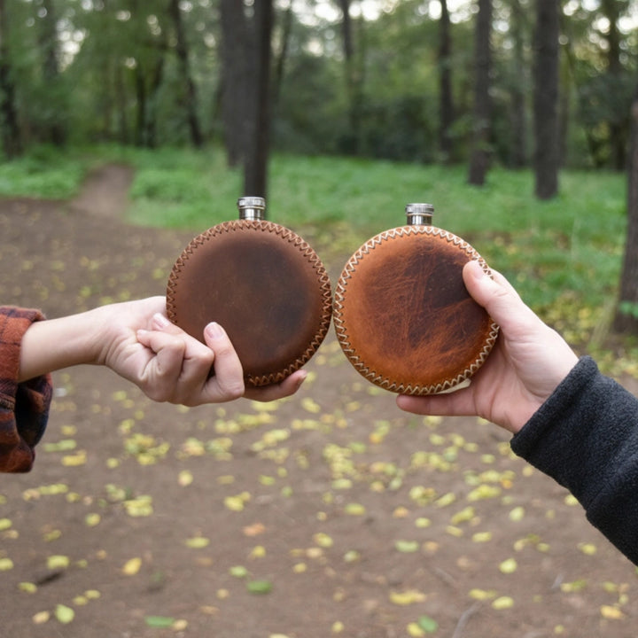 Personalized Leather Round Hip Flask – Custom Engraved Camping Flask, Groomsmen Gift, Whiskey Flask for Him