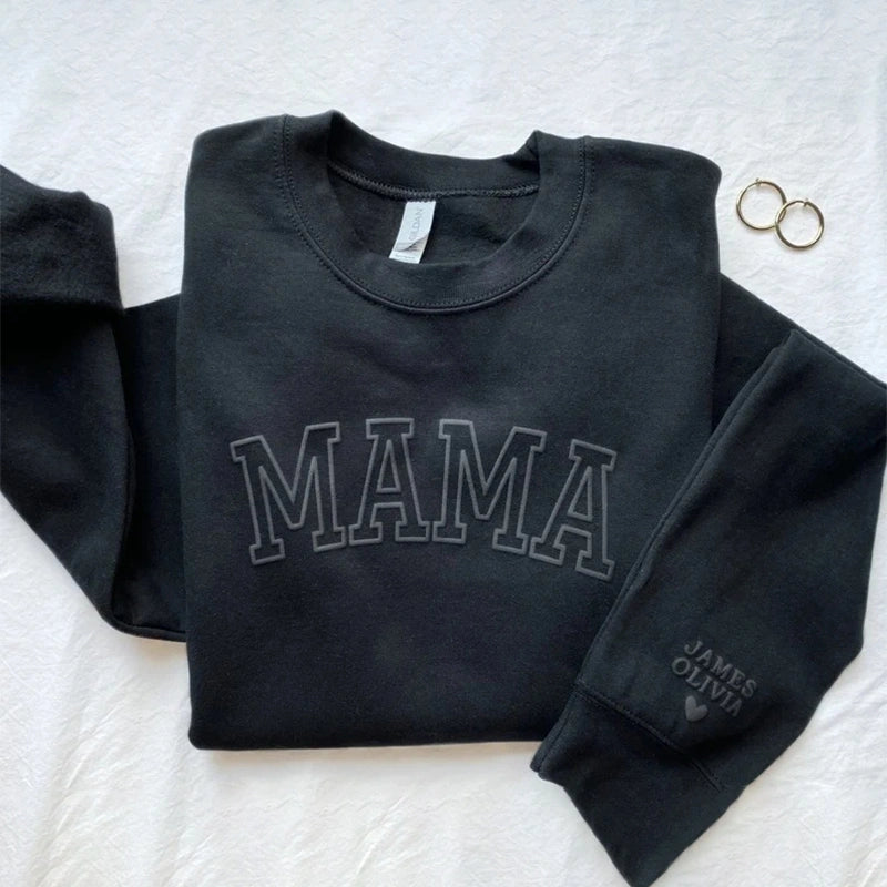 Personalized Mama Sweatshirt with Kids Names on Sleeve – Custom Mother’s Day Gift for Mom, Minimalist Mom Crewneck