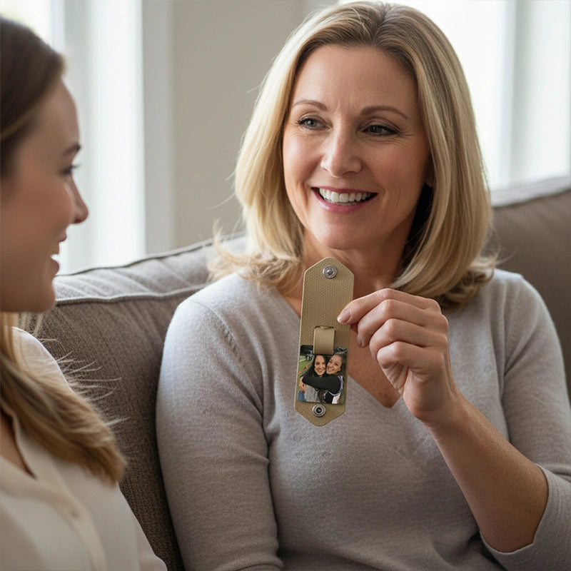 Personalized Photo Keychain for Mom – Custom Leather Keepsake Gift for Mother’s Day
