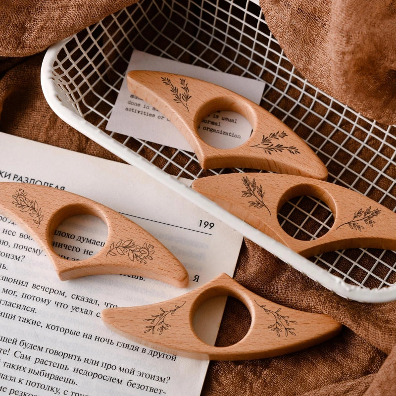 Personalized Thumb Book Page Holder – Custom Name Wooden Bookmark Ring for Readers & Book Lovers