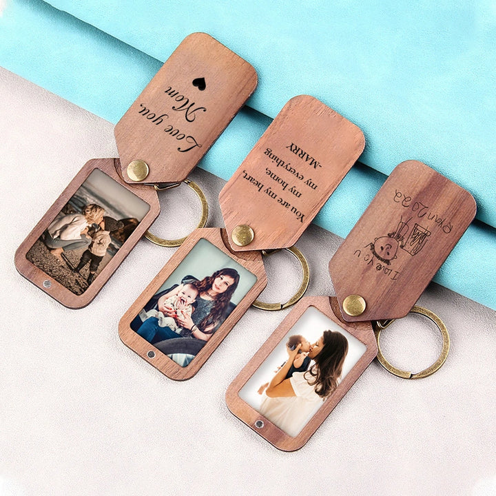 Personalized Wooden Photo Keychain – Custom Engraved Picture Keyring in Walnut or Cherry Wood
