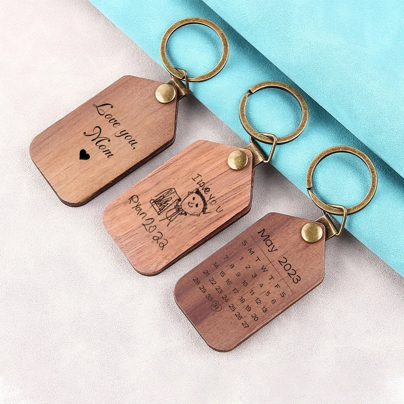 Personalized Wooden Photo Keychain – Custom Engraved Picture Keyring in Walnut or Cherry Wood