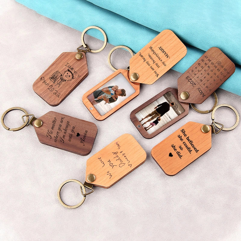 Personalized Wooden Photo Keychain – Custom Engraved Picture Keyring in Walnut or Cherry Wood