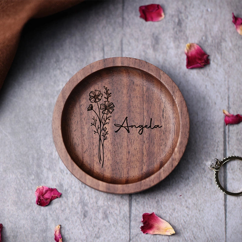 Personalized Wooden Ring Dish – Engraved Walnut Ring Holder, Custom Engagement & Wedding Gift, Anniversary Jewelry Tray for Her