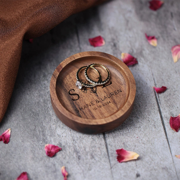 Personalized Wooden Ring Dish – Engraved Walnut Ring Holder, Custom Engagement & Wedding Gift, Anniversary Jewelry Tray for Her