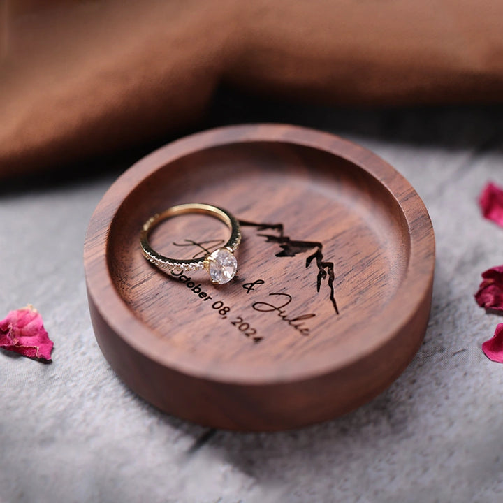 Personalized Wooden Ring Dish – Engraved Walnut Ring Holder, Custom Engagement & Wedding Gift, Anniversary Jewelry Tray for Her
