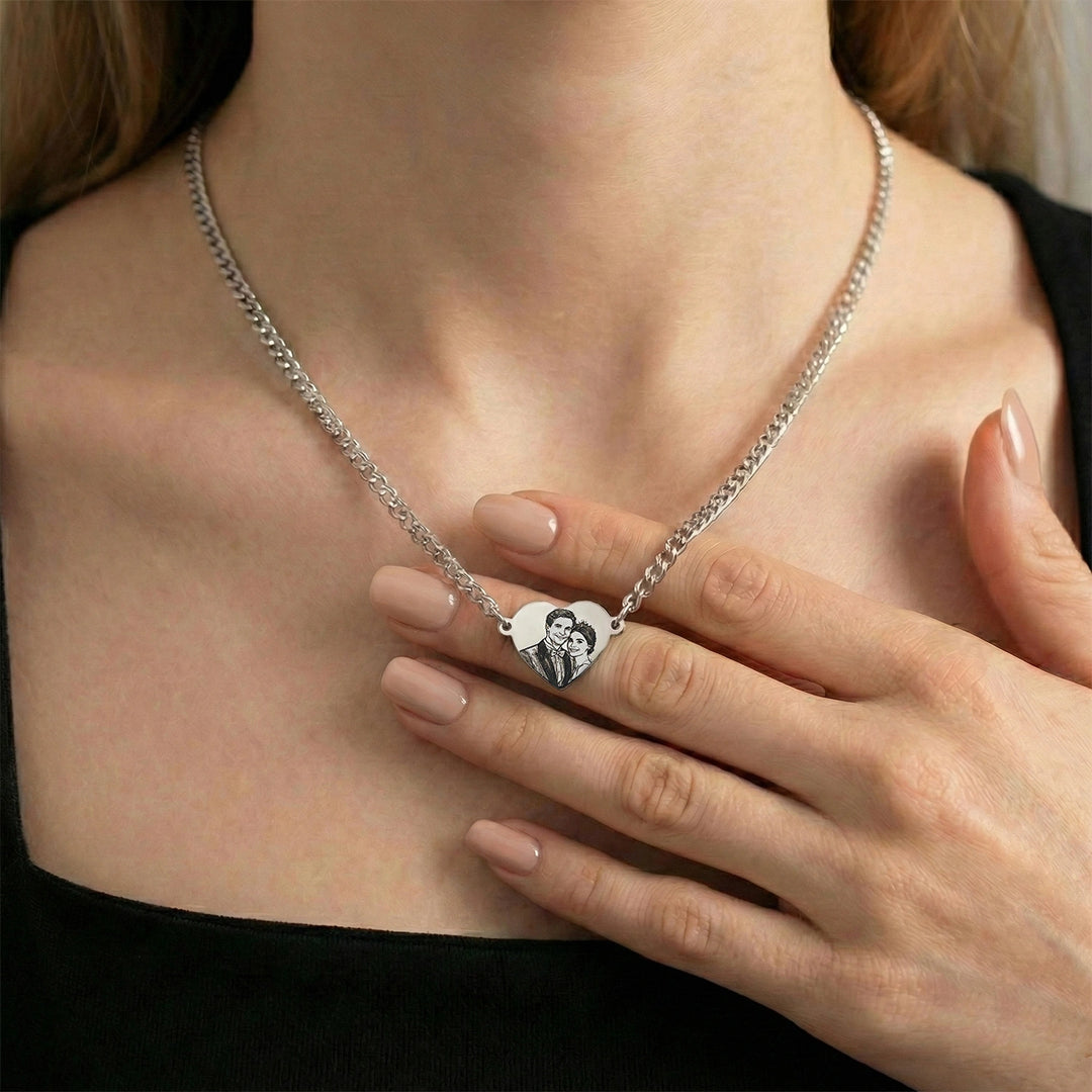 Real Picture Necklace – Custom Portrait Personalized Photo Necklace for Valentine’s Day & Family Gifts